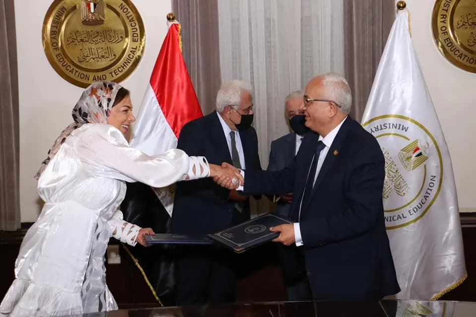 مدارس التكنولوجيا التطبيقية 18