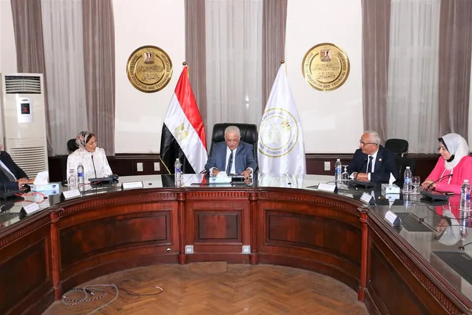 مدارس التكنولوجيا التطبيقية 19