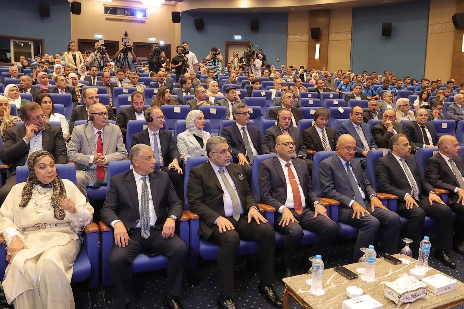 مدارس التكنولوجيا التطبيقية 10